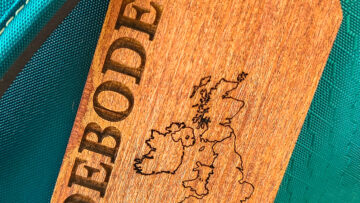 Wood luggage tag for Education Abroad members